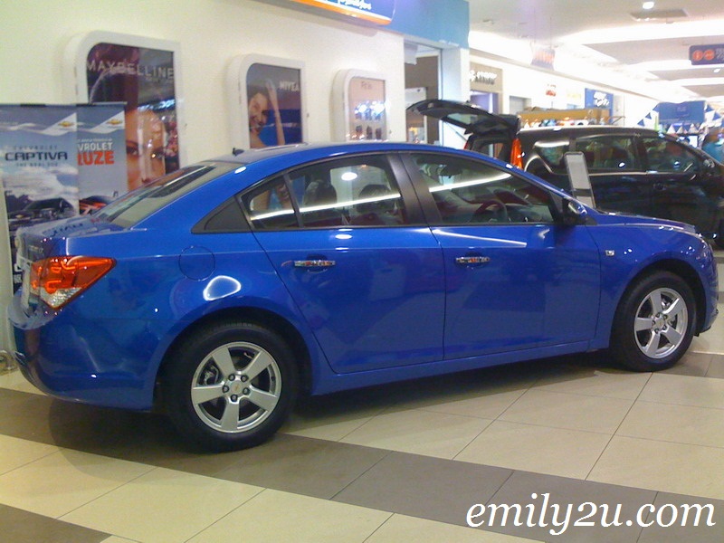 Chevrolet Cruze side view