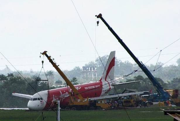 [AirAsia-fiasco-in-Kuching2.jpg]