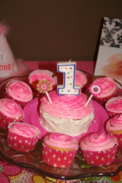 [Cori's 1st Birthday Party 048[4].jpg]