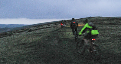 Straing the descent into the Goyt