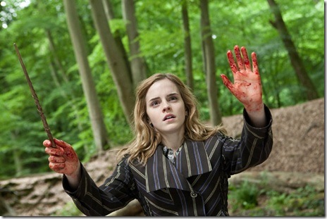 Harry Potter and the Deathly Hallows: Part I - Hermione bloody hands