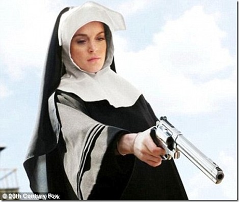 lindsay-lohan-nonne-machete