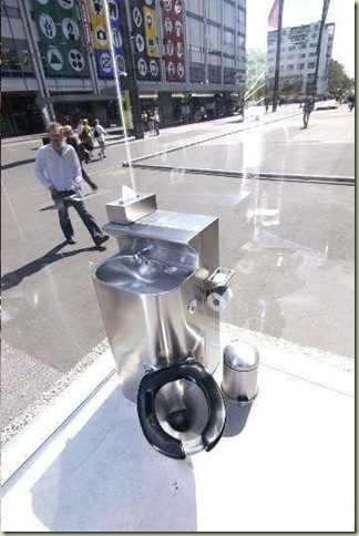 insidetoliet