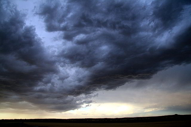 [CloudsintheWesternAustralianoutbackb[2].jpg]
