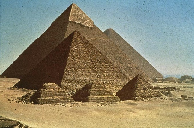 [gizeh_pyramids[5].jpg]