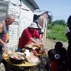 giving hotdogs in Munoz Batey (46).jpg