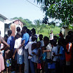 giving hotdogs in Munoz Batey (58).jpg