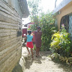 giving hotdogs in Munoz Batey (60).jpg