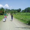giving hotdogs in Munoz Batey (85).jpg