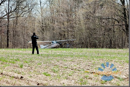 burlington_May 5, 2011
A Cessna 172 airplane with four people on board made an emergency landing in a farmer's field behind Corpus Christi Catholic Secondary school.
David A. Gilmour LPPO_MG_1934