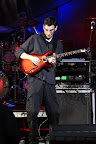 Kevin Lemen, lead guitar.