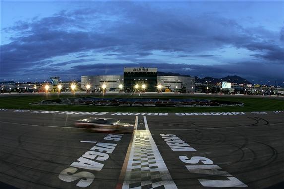 [2010 Las Vegas NNS checker flag Harvick[5].jpg]