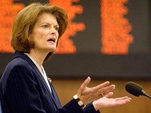 [081201_murkowski_raju[4].jpg]