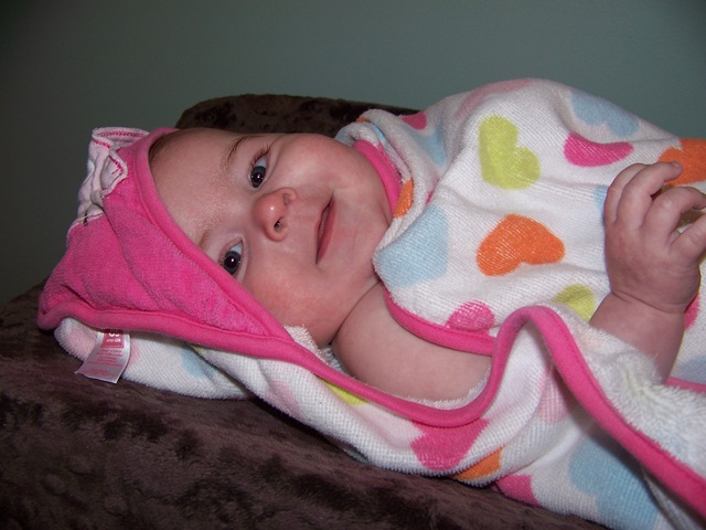 [Feb. 2011-Ella 6 months 048[2].jpg]