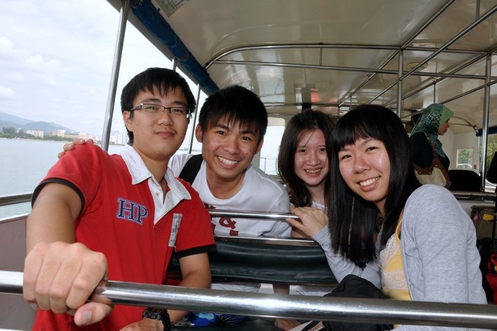 [168032_10150098352478216_541283215_6169874_2439131_n[3].jpg]