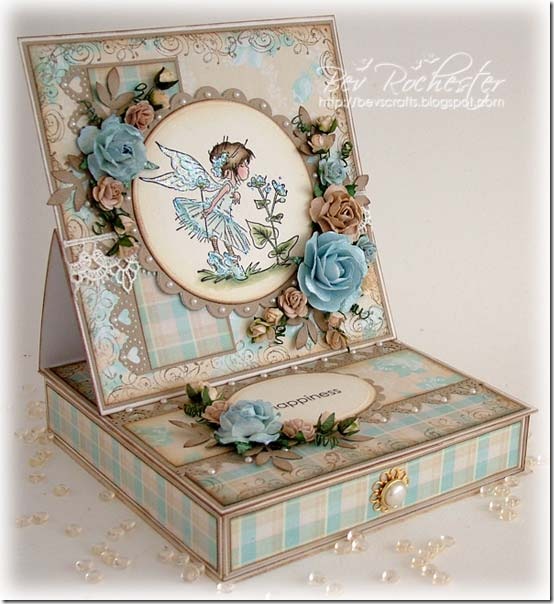 lotv-tiptoe-easel-drawer1