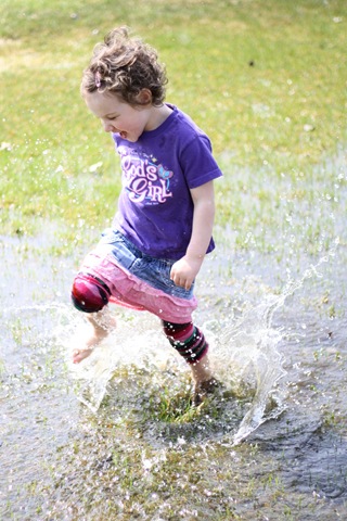 [Puddle Jumping 2[8].jpg]
