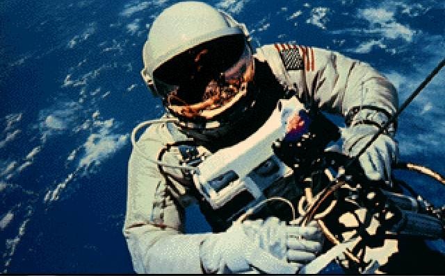 [Race into space Windows version (3)[4].jpg]