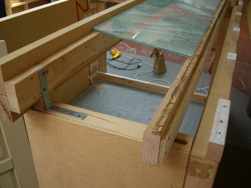 Detail-Double pitched roof with skylight
