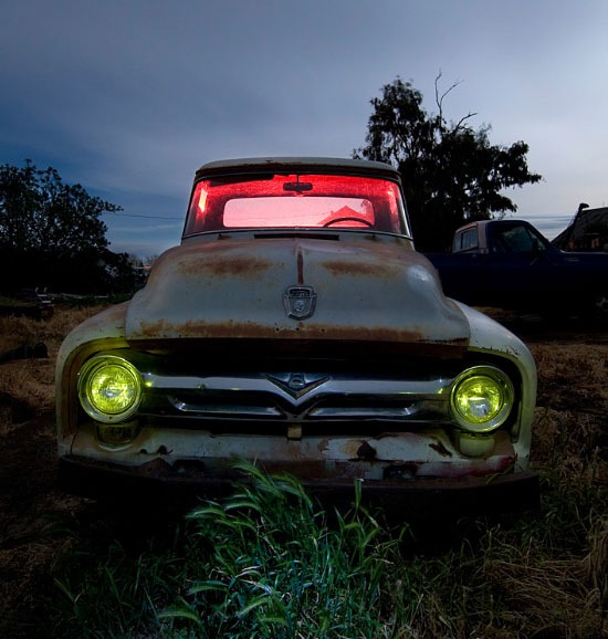 Abandoned-vehicle -and-night-photography