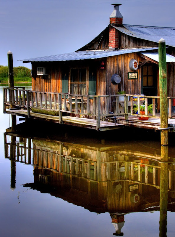 HDR-architecture-photography-lake-house