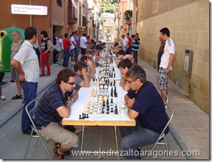 Foto de la partida entre Javier Fontana y Alberto Faro que se decidió favorablemente al primero.