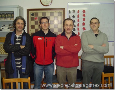 Formación del equipo del Club Atletismo Huesca-CAI en la final de la Copa Delegación Oscense 2011.