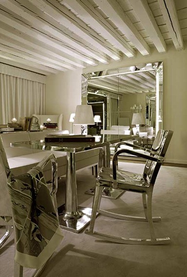 dzn_Palazzina-Grassi-by-Philippe-Starck-32