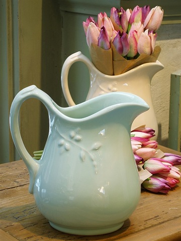 [FloweringVinePitcher.poshchicago.com[3].jpg]