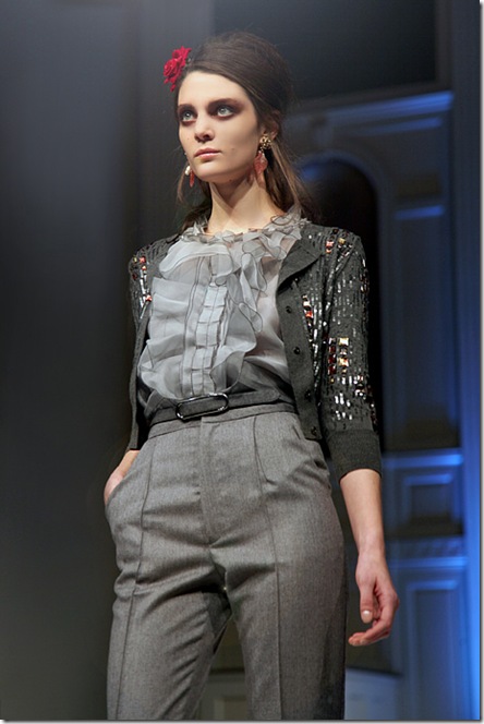 GrayRuffles.delaRenta.PreFl10.elle