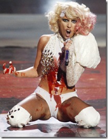Lady Gaga (sangue) - Gay Hershorn-Reuters Lady Gaga (sangue) - Gay Hershorn-Reuters