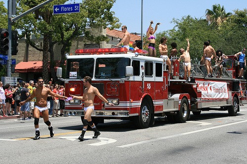 [Carro de bombeiro - parada gay de Hollywood[7].jpg]