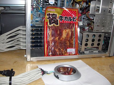Take%206%20PCI%20USB%20cards%20with%205%20ports%20each%2C%20connect%20the%2030%20USB%20cables%20to%20a%20hacked%20USB%20cup%20warmer%20and%20you%20get%20%E2%80%A6%20a%20USB%20grill%21.jpg