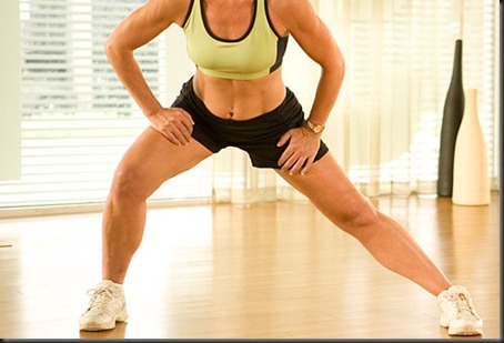 webmd_photo_of_trainer_doing_side_lunge
