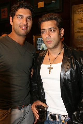[yuvraj with salman khan[9].jpg]