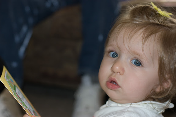 Mommy... what does this card say? I can't read yet.