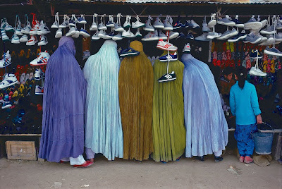 Sneakershopping inBurka_bigfuncom.jpg