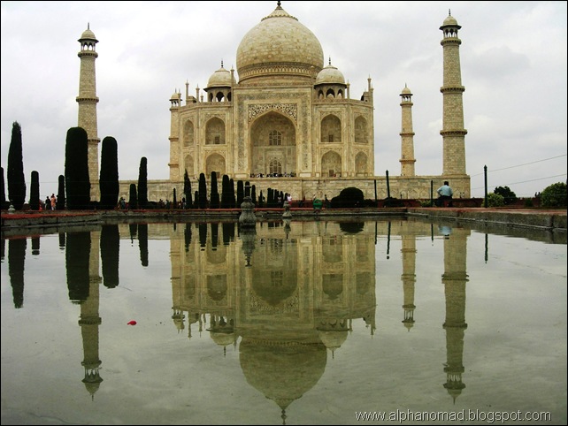 Taj - A reflection