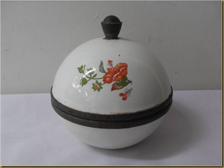 Cepuk enamel mungil Cepuk enamel mungil