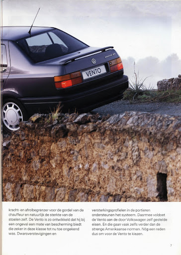 volkswagen_vento_1992_07.jpg