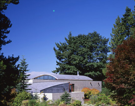 Curved Roof Modern House Design And Studio Exterior Garden curved roof modern house garden outdoor