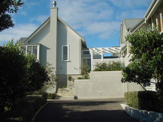 Modern Large Home Decorating With Adding Extra Garage And Guesthouse home design with garrage and guesthouse