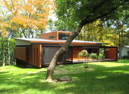 moderh home design with small garden