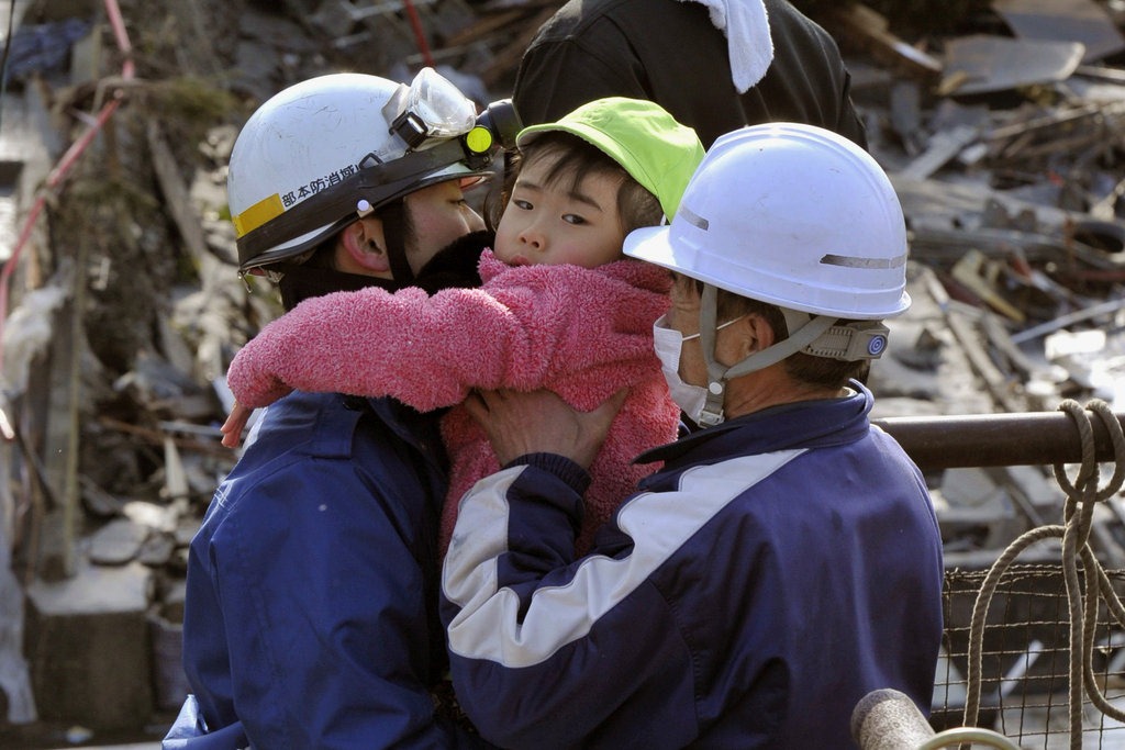 [TS4 Japan Earthquake and Tsunami Victims Ways to Help Donate Aftermath Images[3].jpg]
