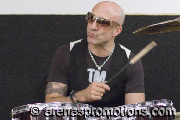 [Kenny-Aronoff_08[2].jpg]