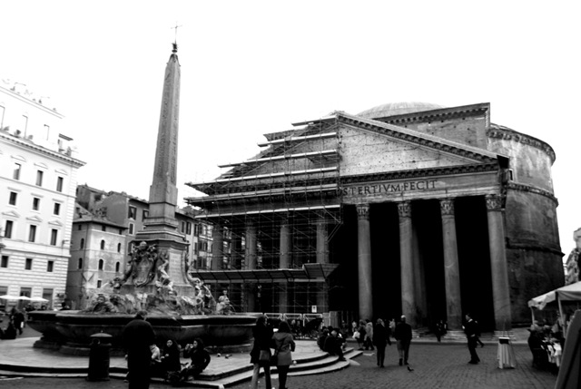[Roma0325.jpg]