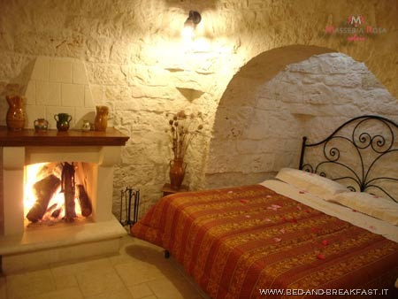 [trullo bedroom[13].jpg]