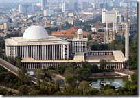 800px-Istiqlal_Mosque_Monas