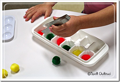 Preschool Sorting and Patterning with Ice Cube Trays Preschool Sorting and Patterning with Ice Cube Trays