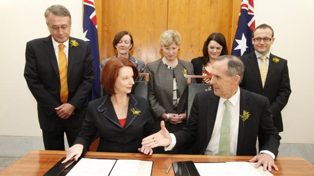 [689249-greens-labor-alliance[4].jpg]